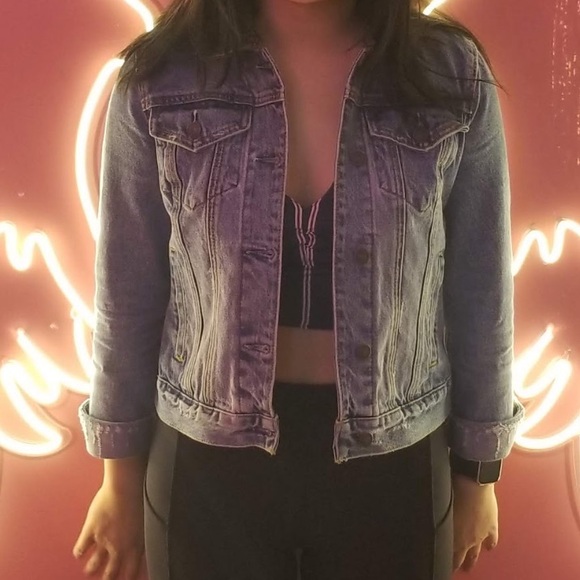 Abercrombie and Fitch distressed denim jacket in size XS - Picture 9 of 9